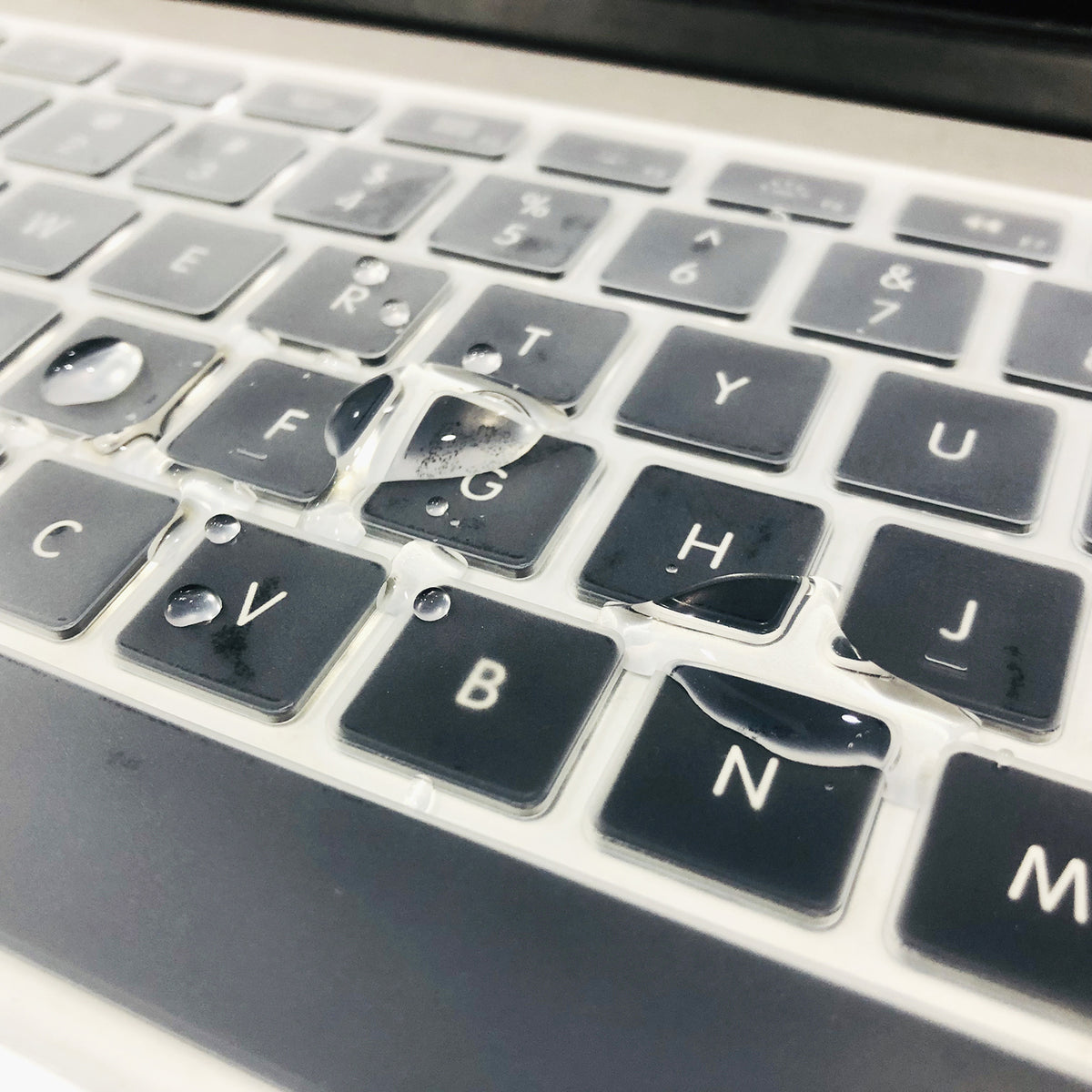 Carcasa para MacBook Air M1 A2337 + Protector Teclado Español