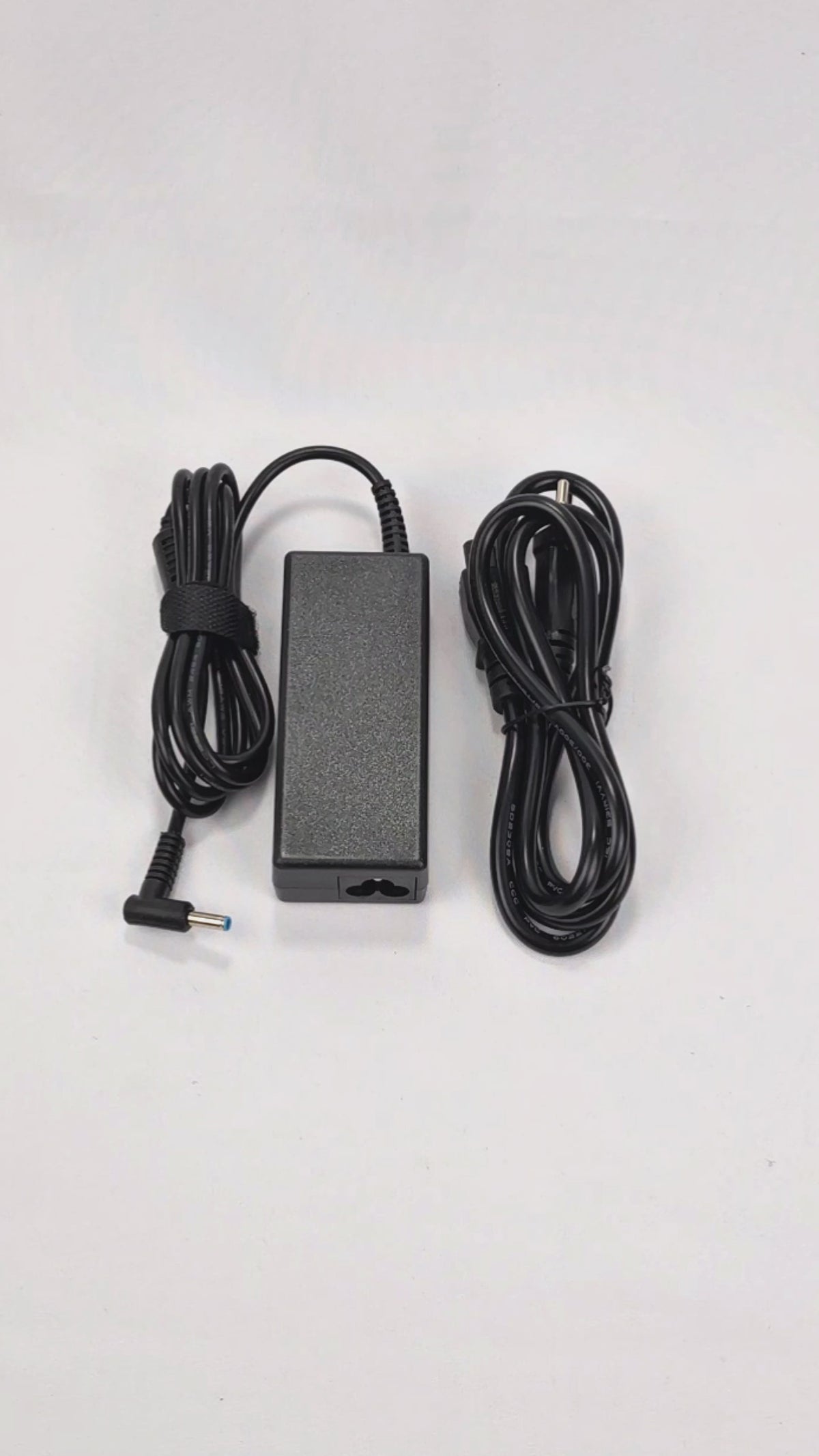 Cargar vídeo: Cargador Hp Punta Azul 45w CAR-H-45W-PAZ