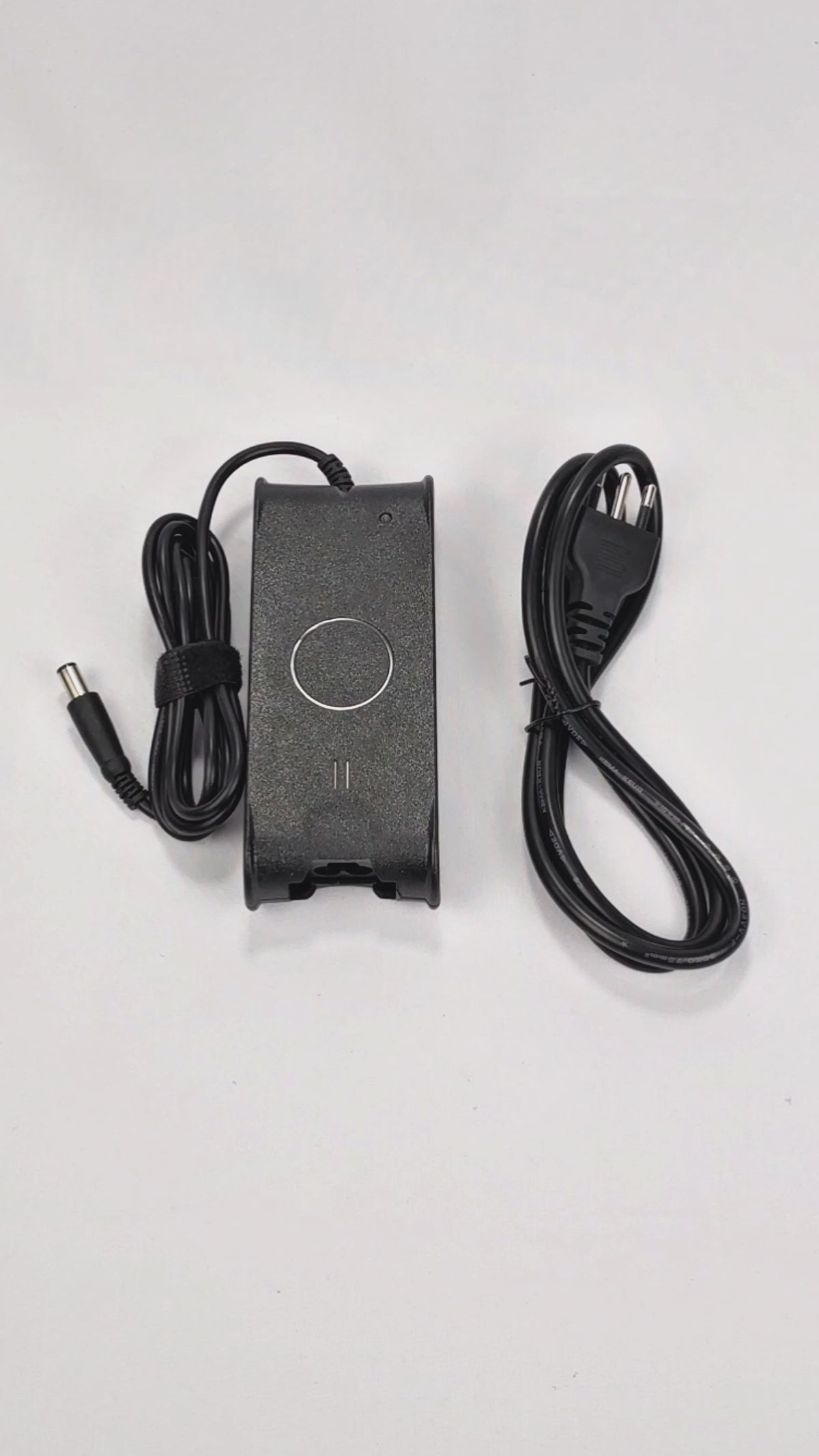 Cargar vídeo: Cargador DELL 90W Punta Gruesa CAR-DE-90W-PGR