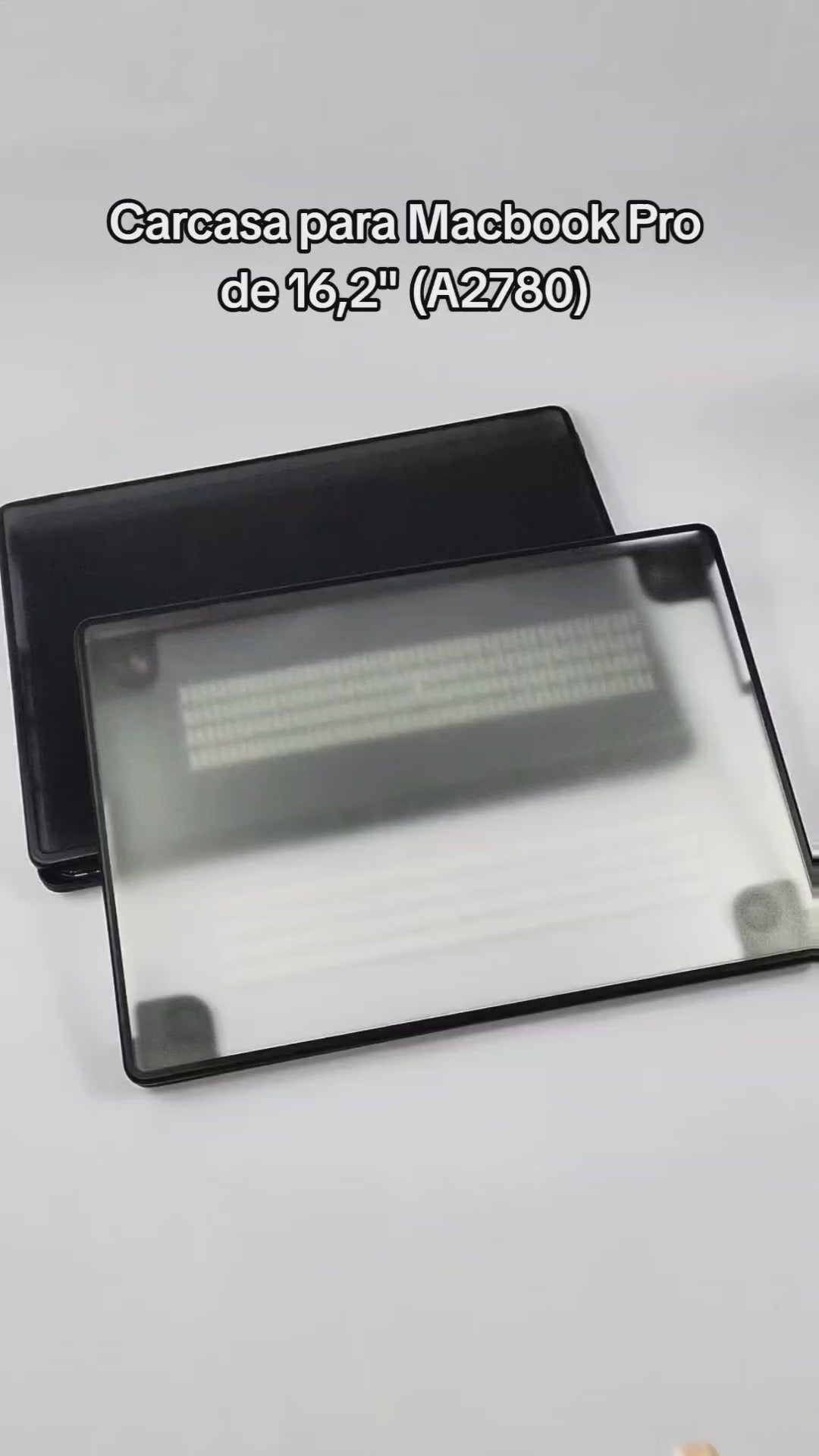Cargar vídeo: Carcasa Macbook Pro Borde Goma 16.2 A2485 Transparente con funda CAR-BG-A2485-FUN-T